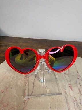 Minnie Mouse Kids Red Heart-Shaped Sunglasses - Fun Polarized Lenses